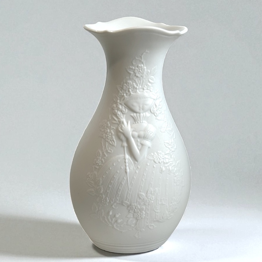 Vintage Kaiser Bisque Base “Queen of Flowers”